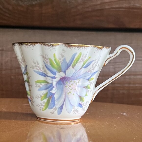 Vtg. Royal Stafford Bone China "Orchid" Teacup with Gold Trim, Made in England - Picture 9 of 9